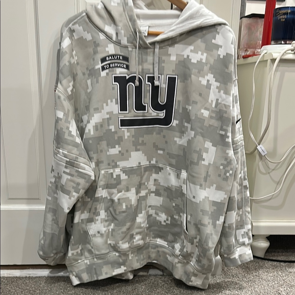 New York Giants 2024 Salute to Service Nike Hoodie